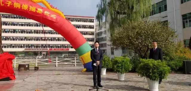 廣東博皓復(fù)合材料有限公司董事長、廣東省江西上猶商會(huì)會(huì)長賴厚平先生致辭