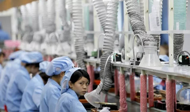未來幾年，制造業(yè)、服務業(yè)等勞動密集型產(chǎn)業(yè)的招工將更加困難，勞動力成本也必將日益高漲