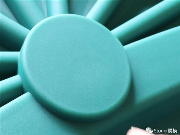 使用Stoner TraSys RotoFlow改善了產(chǎn)品質(zhì)量，提供了沒有針孔的光滑表面！